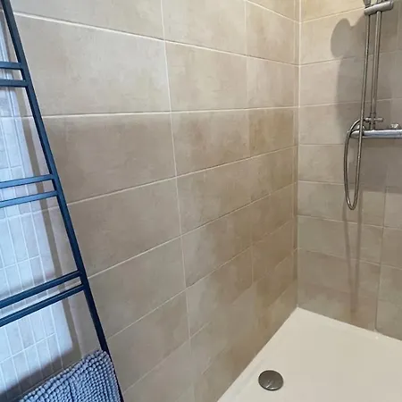 Apartment Duplex, 110m2, 7 Minutes Des Pistes, 8 Couchages, Belle Vue Sur Les Montagnes, Cheminee Formigueres
