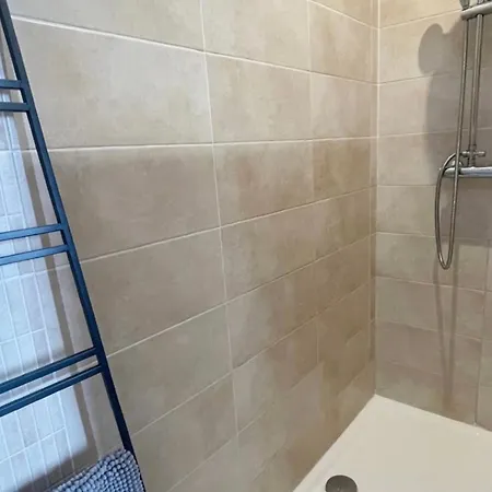 Apartment Duplex, 110m2, 7 Minutes Des Pistes, 8 Couchages, Belle Vue Sur Les Montagnes, Cheminee Formigueres